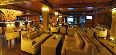 Metro Grand Hotel