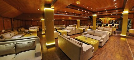 Metro Grand Hotel