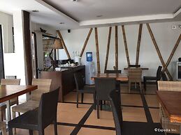 Coron Ecolodge