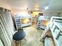Home16 Hostel 16
