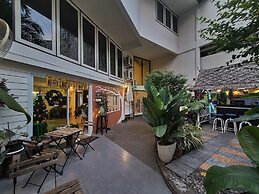 Home16 Hostel 16