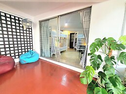 Home16 Hostel 16