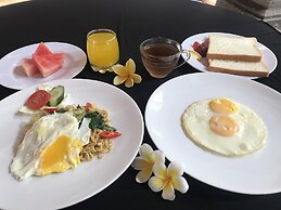 Agus Beach Inn