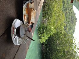 PP Red Tuna Hut