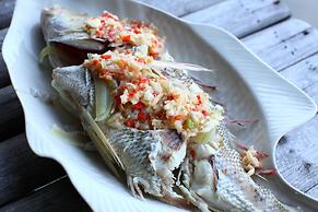 PP Red Tuna Hut