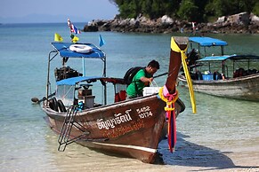 PP Red Tuna Hut