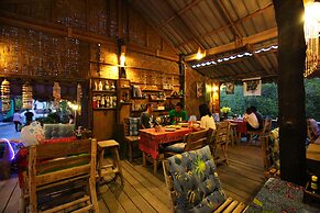 PP Red Tuna Hut