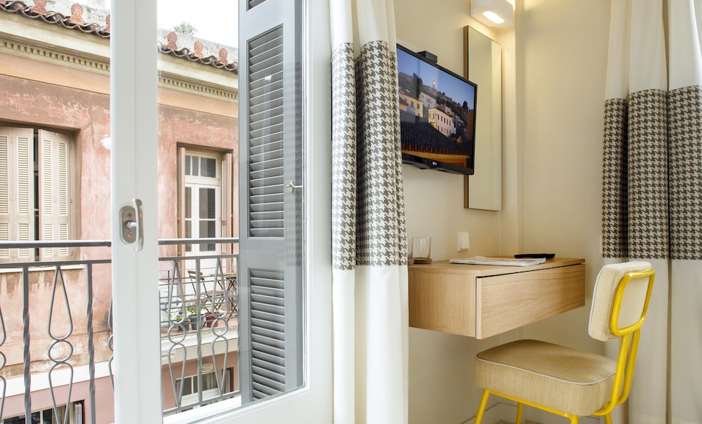 Athena Hotel