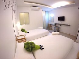 At We Patong hostel