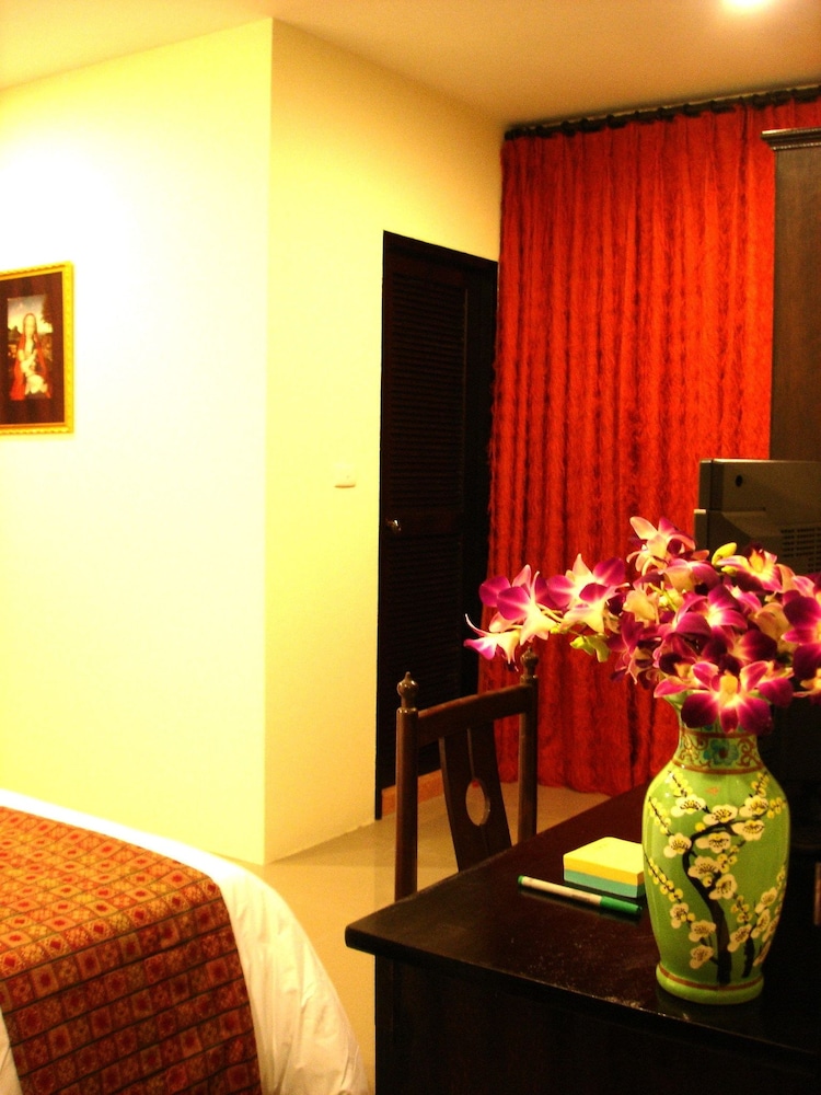The Bang Khun Phrom Suites