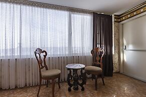 Laleli Blue Marmaray Hotel