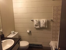 Armstrong Inn