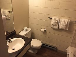 Armstrong Inn