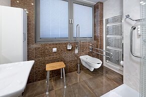 Hotel Aura Design & Garden Pool