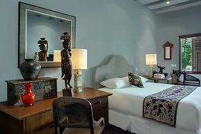 Room & Vespa 3