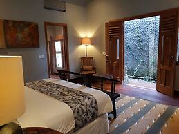 Room & Vespa 3