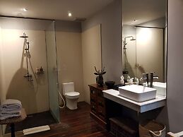 Room & Vespa 3
