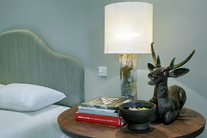 Room & Vespa 3