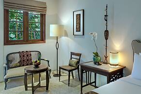 Room & Vespa 3
