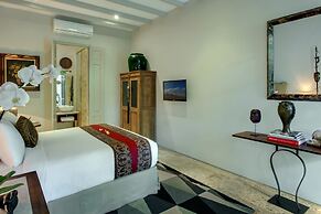 Room & Vespa 3