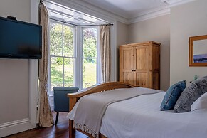 Broomfield House