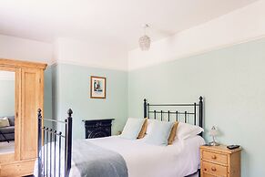 Broomfield House