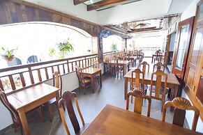 San San Hotel