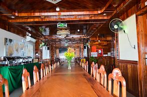 San San Hotel