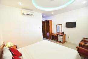 San San Hotel