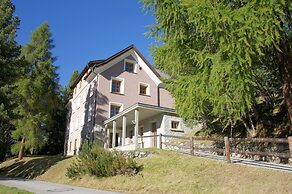 Hostel by Randolins