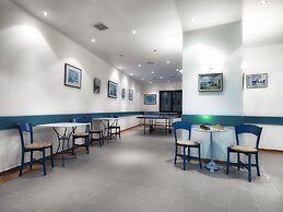 Elia Apartments