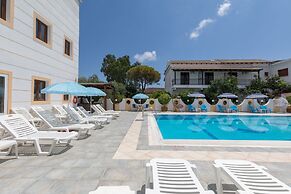Lefkimi Hotel