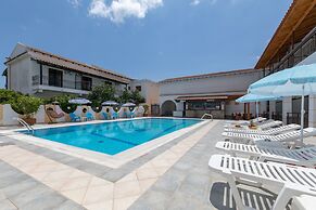 Lefkimi Hotel