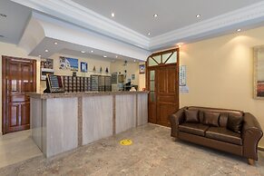 Lefkimi Hotel