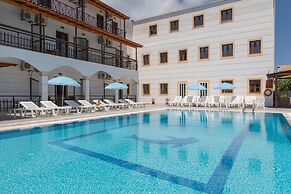 Lefkimi Hotel