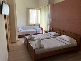 Hotel Flisvos