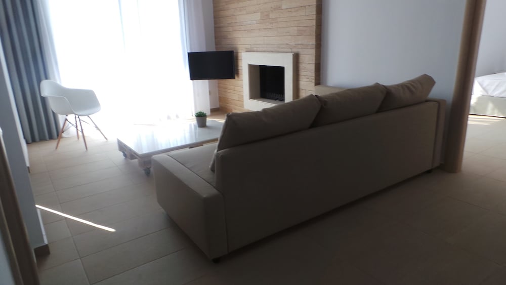 Niovi Boutique Apartments