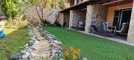 Edem Studios & Apartments
