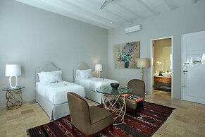 Room & Vespa 4