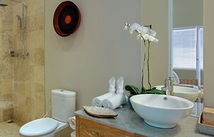 Room & Vespa 4