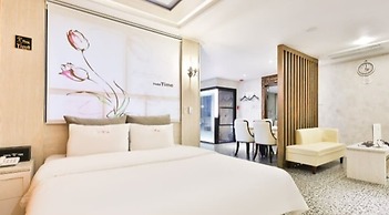 Time Hotel