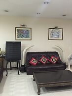 Mall Suites Hotel