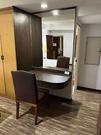 Mall Suites Hotel