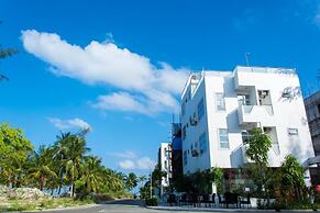 BEACH PALACE HOTEL