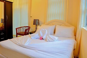 BEACH PALACE HOTEL