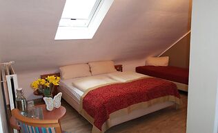 Hotel Alt Montjoie