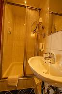 Hotel Alt Montjoie