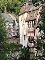 Hotel Alt Montjoie