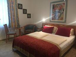 Hotel Alt Montjoie