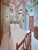 Collection O Jasaen Stylish Unique Hotel